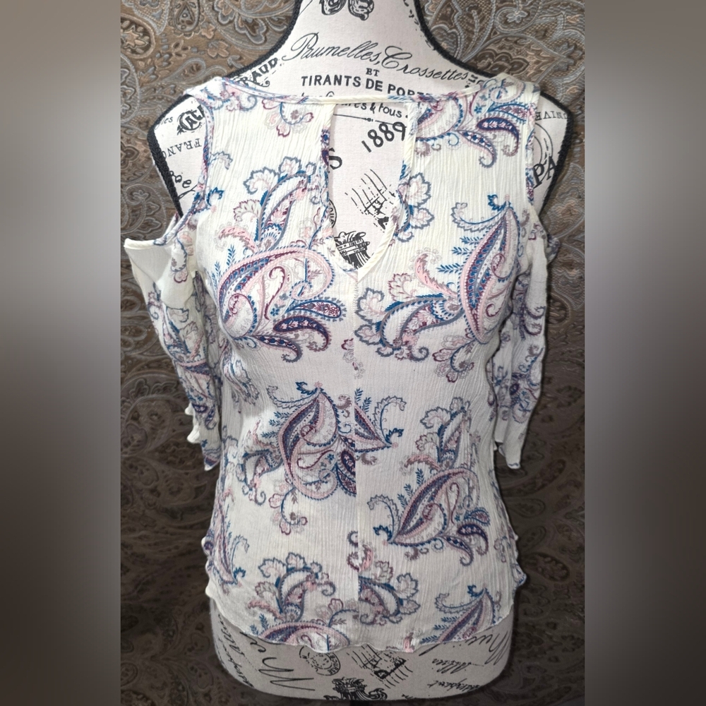 Chic Paris Print Blouse with Paisley Design